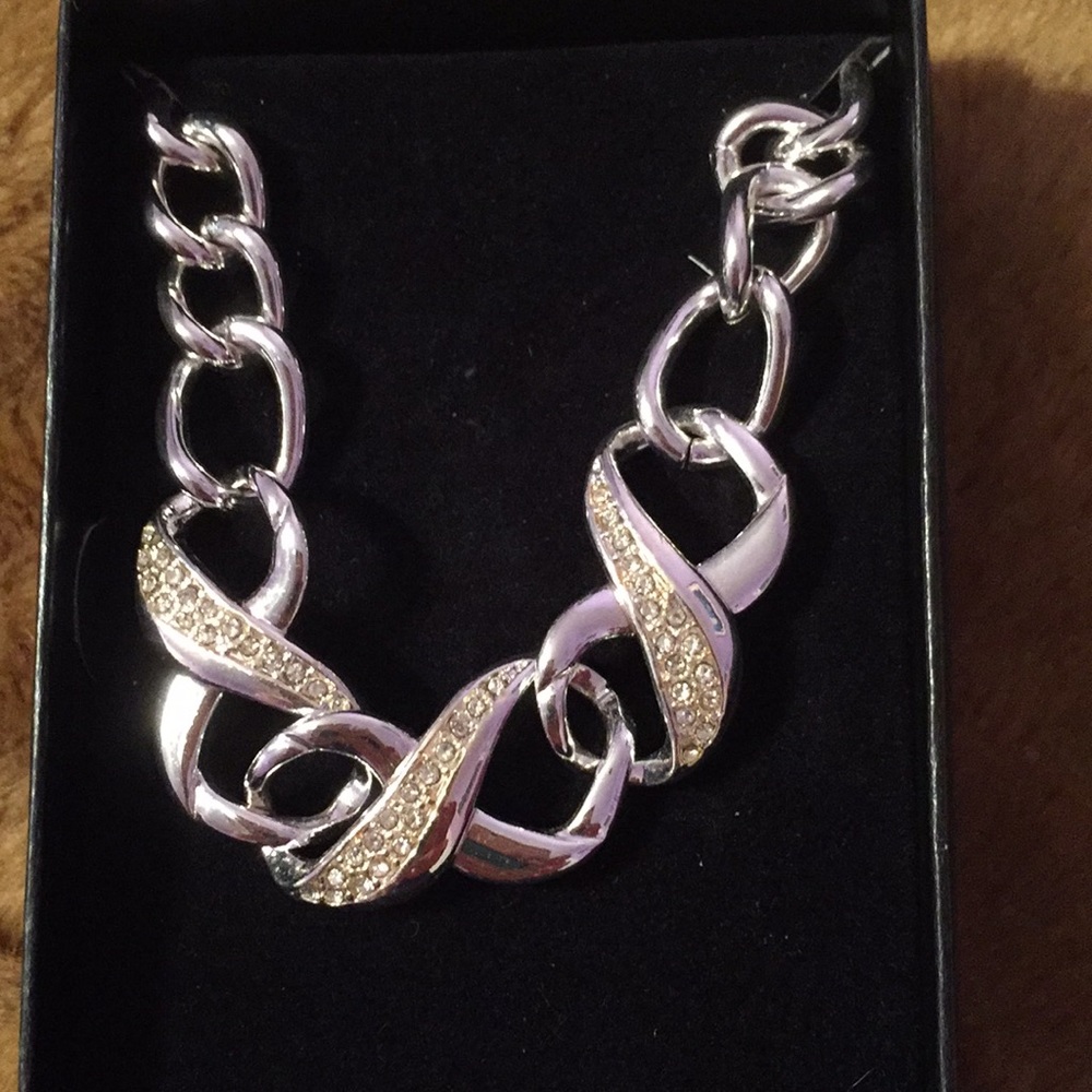 Avon heavy silver plated necklace new with rhinestones
